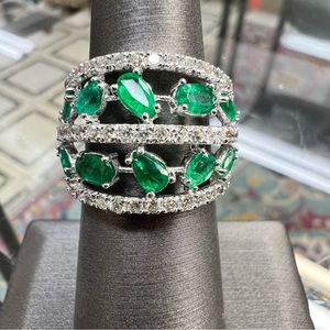 14k White Gold Diamond & Emerald Ring